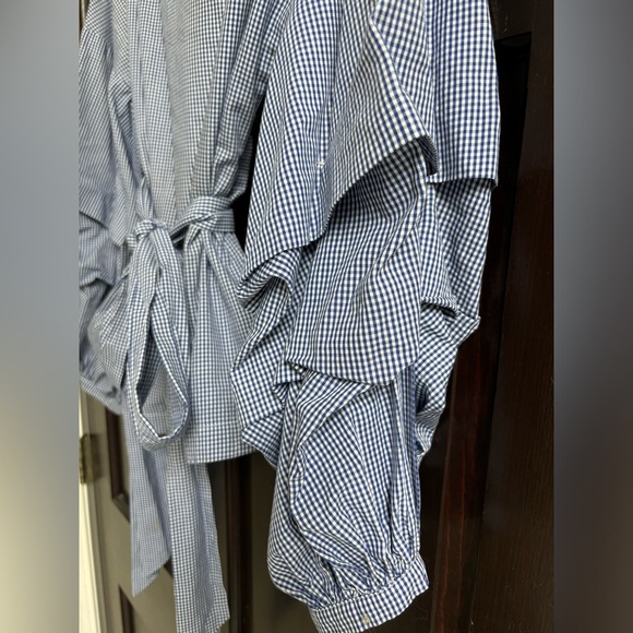 Banana Republic boat neck top with coolest ever gorgeous long sleeves - Picture 4 of 4